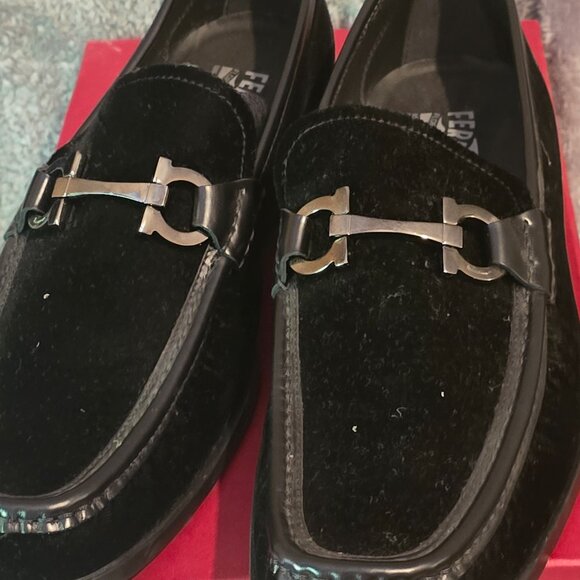 Shoe - Picture 3 of 8